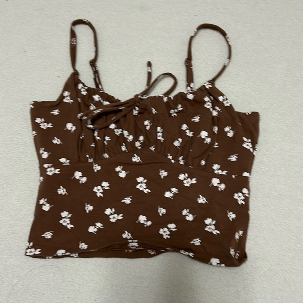 Hollister Cropped Tank Top. Like new condition. Women S